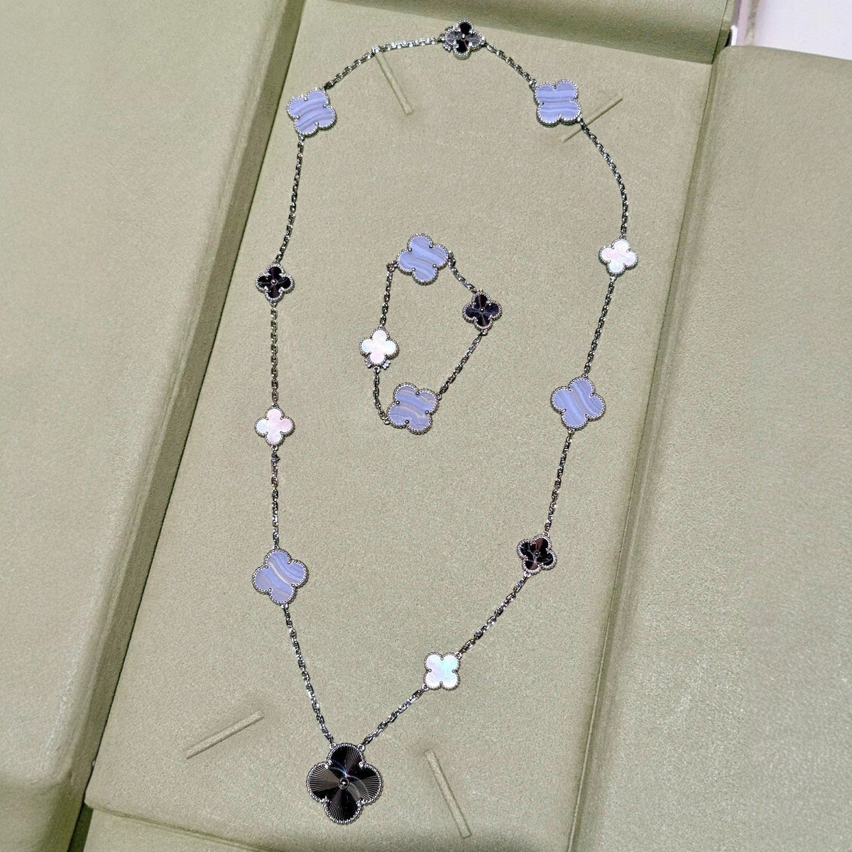[Dawnora Jewelry]DETACHABLE CLOVER 15(11+4) FLOWER SILVER NECKLACE SET